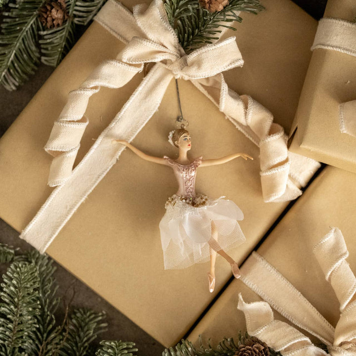 BALLET DANCER ORNAMENT