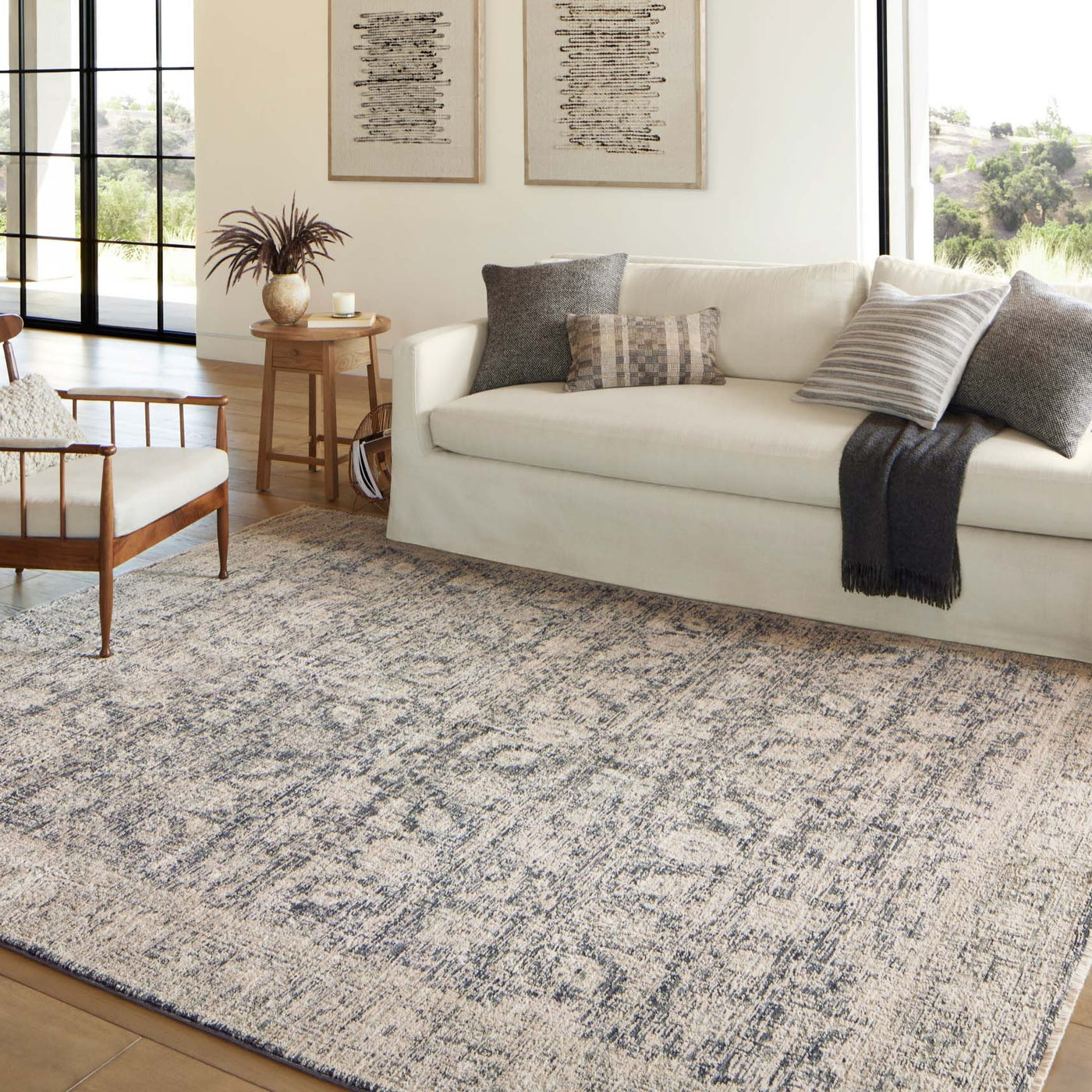 Lucy Charcoal / Beige Rug