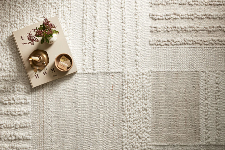Manfred - MAN-01 Ivory / Pebble