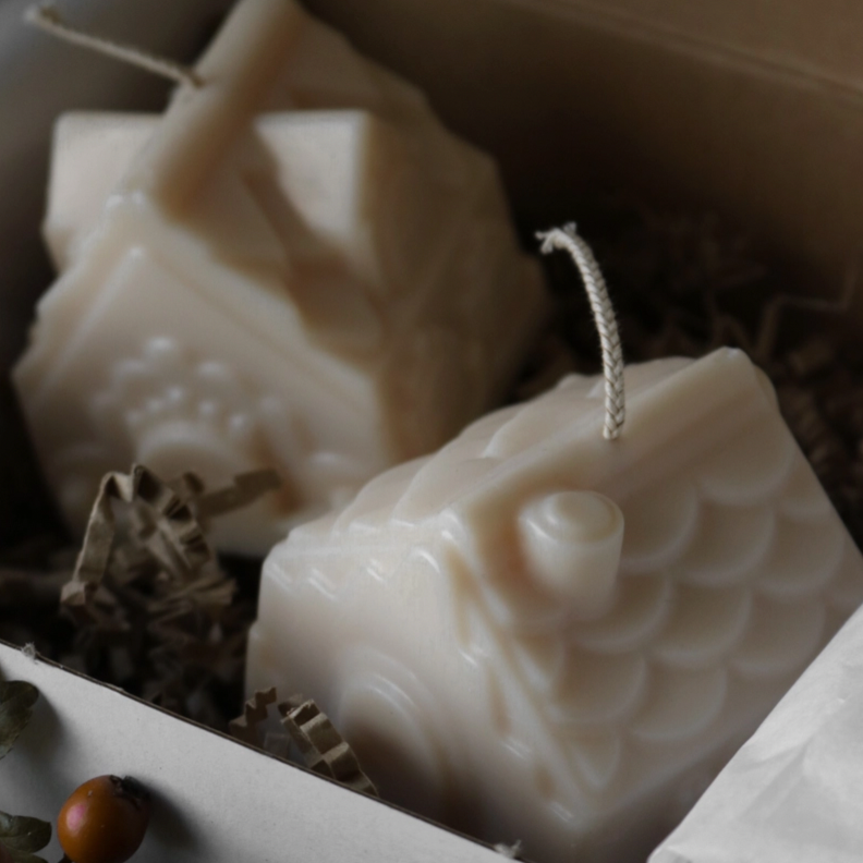 Gingerbread House Candle