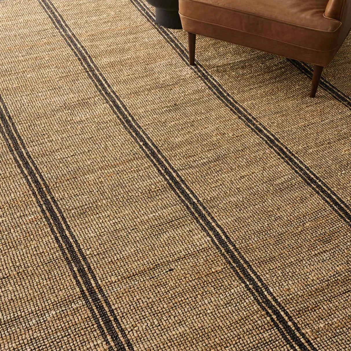 Conny Natural / Black Rug