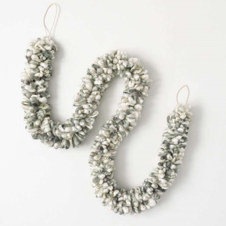 GRAY CHUNKY-LOOPED GARLAND